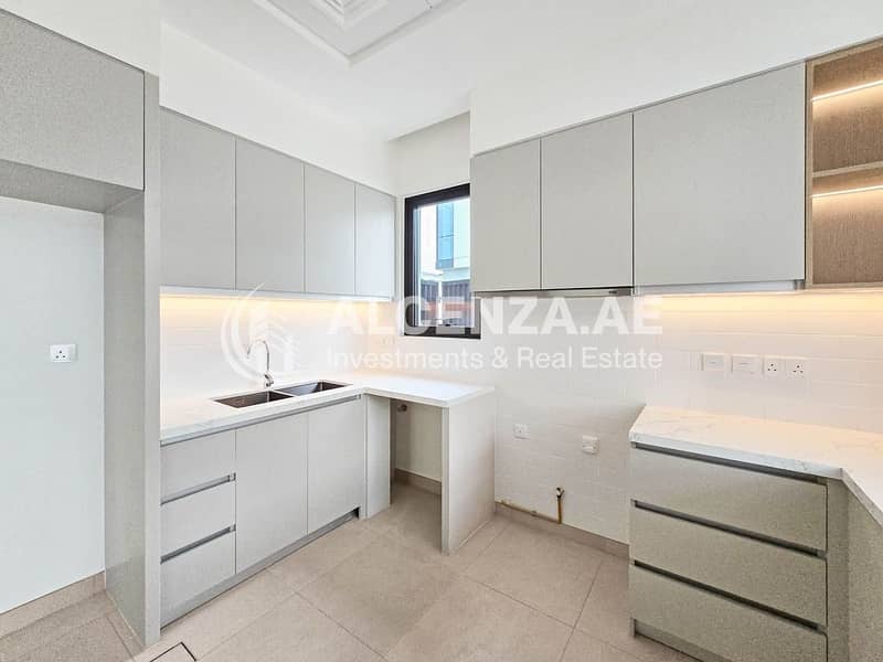 Corner Unit | Big Garden | Vacant 4BR + Maids - Image 11