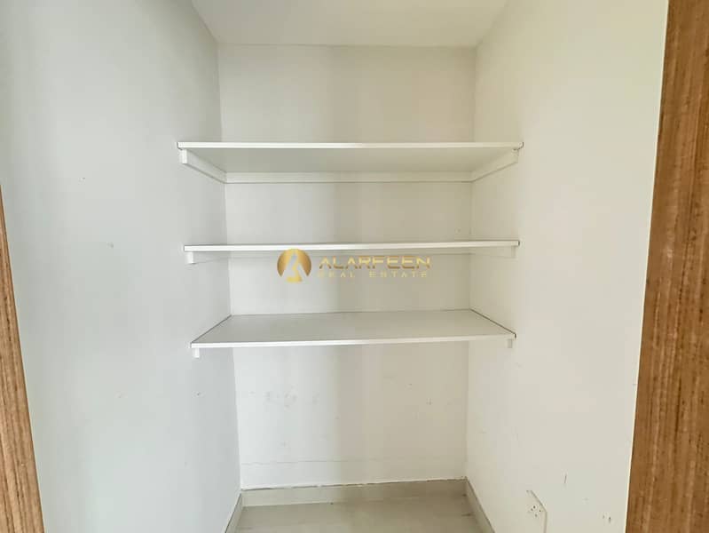 Spacious 1BR | Close Kitchen | All Amenities - Image 11