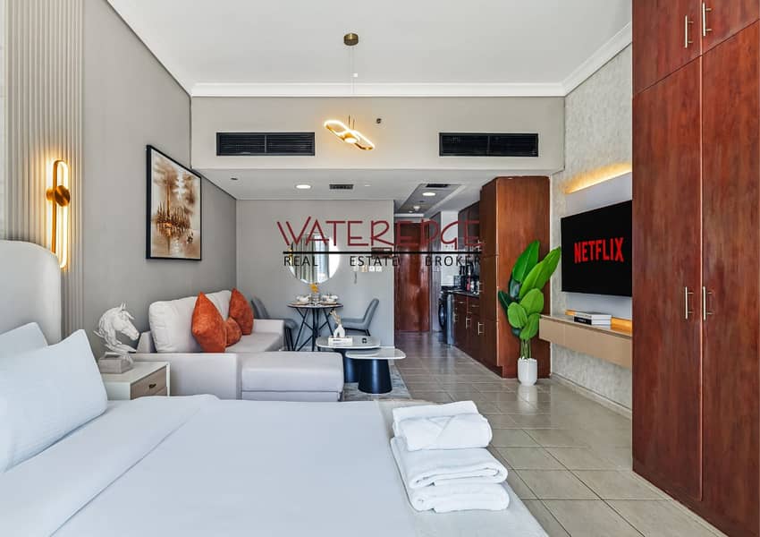 Next to Metro | Prime Location | Lake view - Image 9