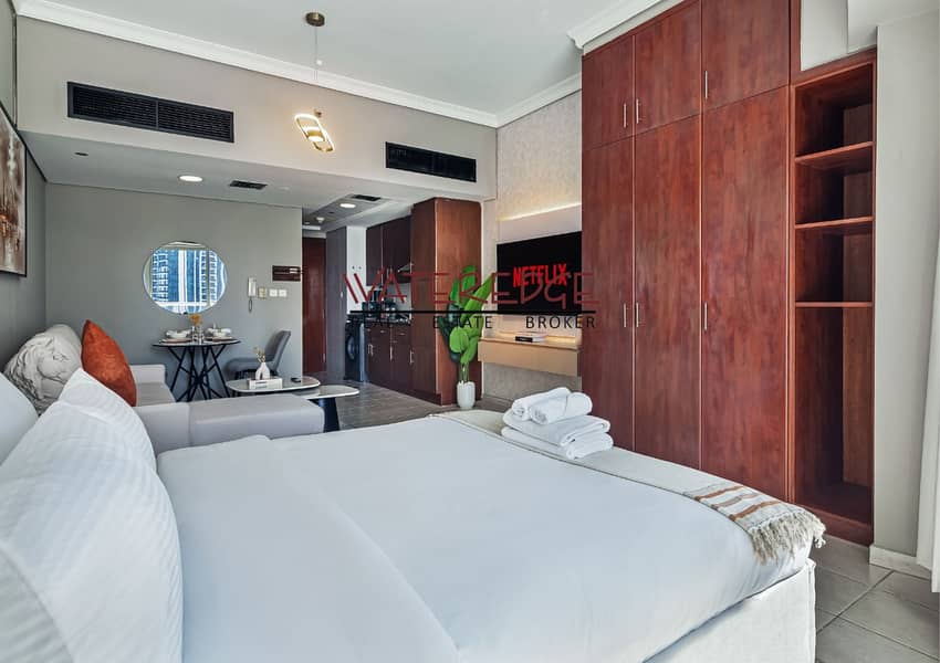 Next to Metro | Prime Location | Lake view - Image 10