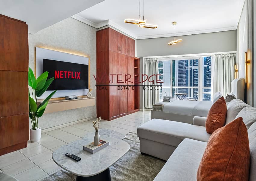 Next to Metro | Prime Location | Lake view - Image 11