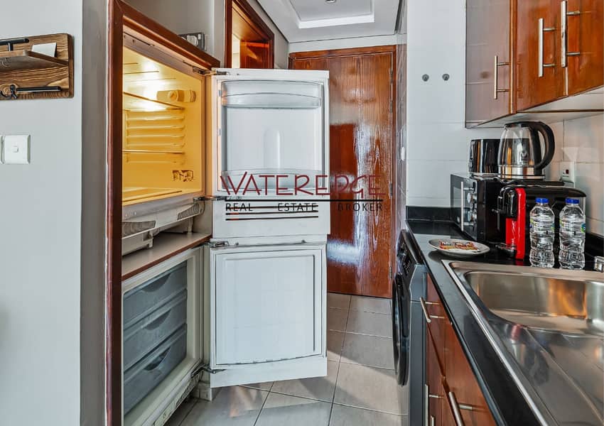 Next to Metro | Prime Location | Lake view - Image 23