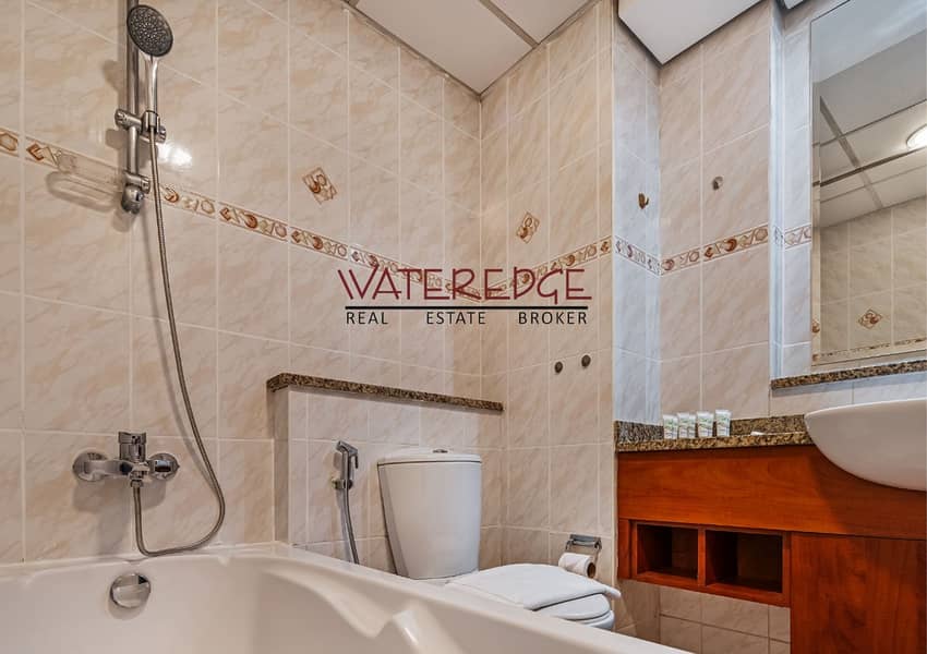 Next to Metro | Prime Location | Lake view - Image 26