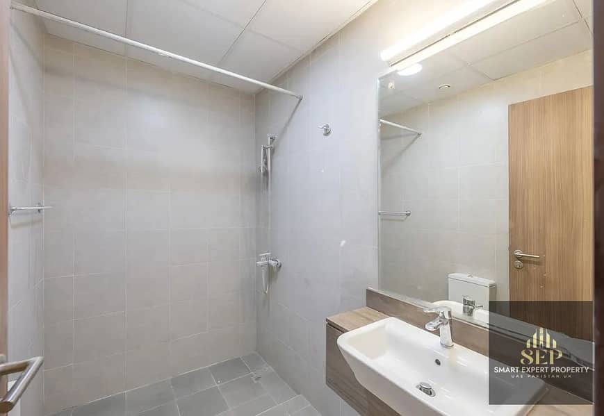 Vacant 2BR | Chiller Free | High Floor | Near Metro