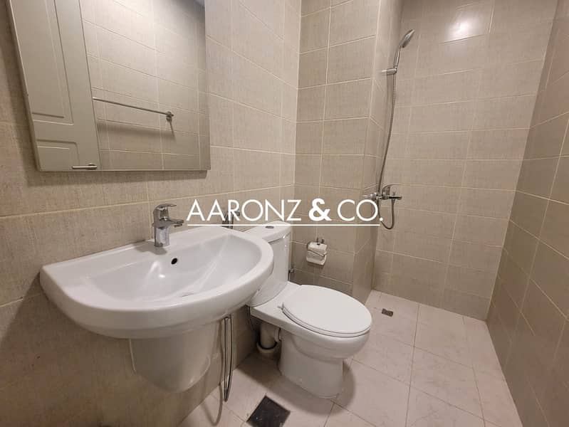 Prime Location|Vacant|Ready to Move - Image 11