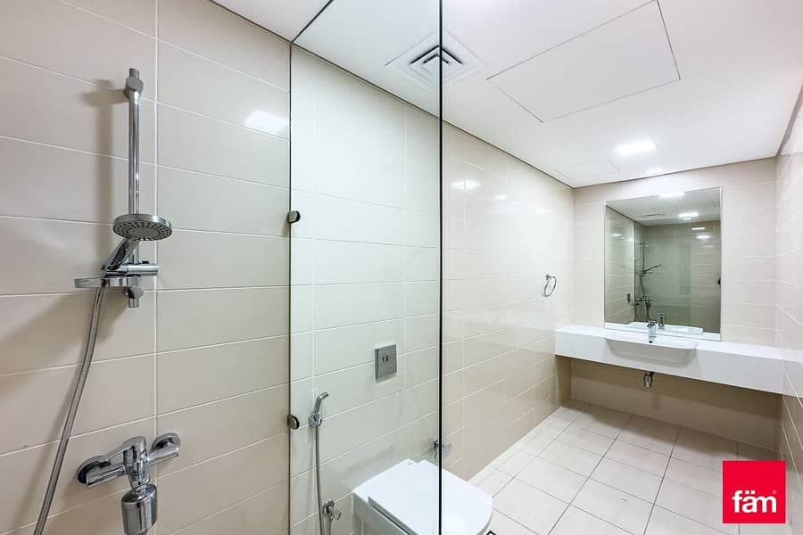 Laundry | Higher Floor | Spacious | Villa View