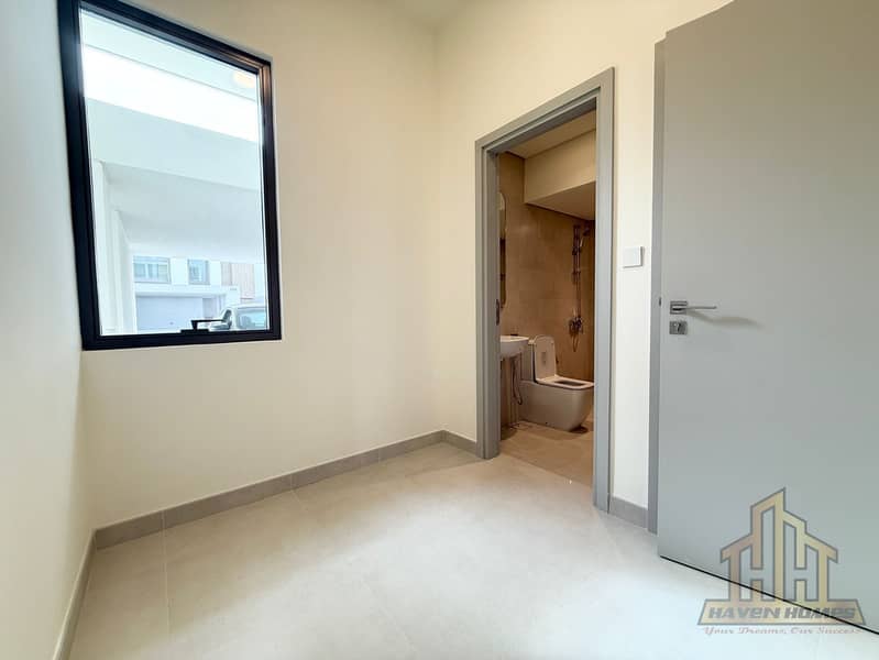 Sun-Filled Home | Contemporary Design | Vacant - Image 7