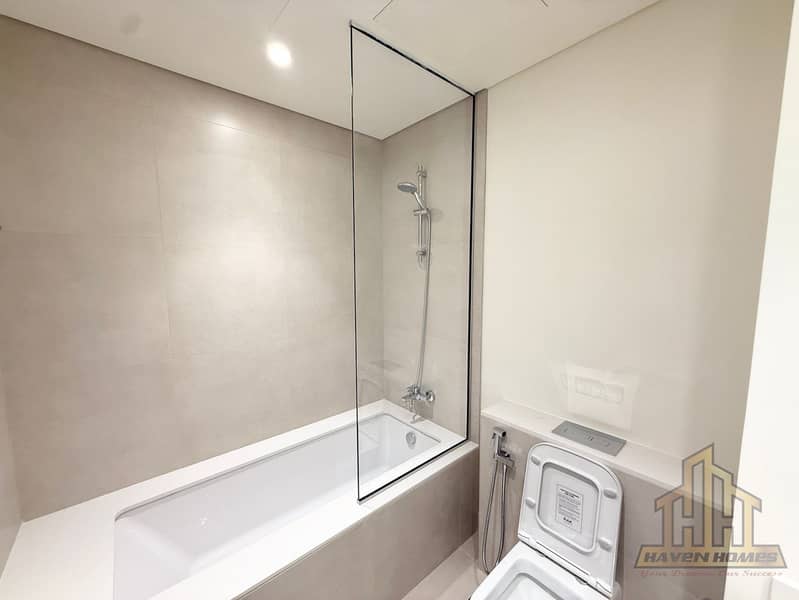 Sun-Filled Home | Contemporary Design | Vacant - Image 20