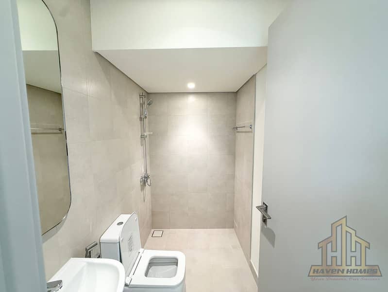 Sun-Filled Home | Contemporary Design | Vacant - Image 18