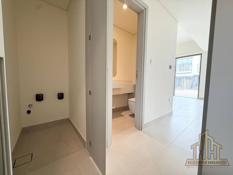 Sun-Filled Home | Contemporary Design | Vacant - Image 8