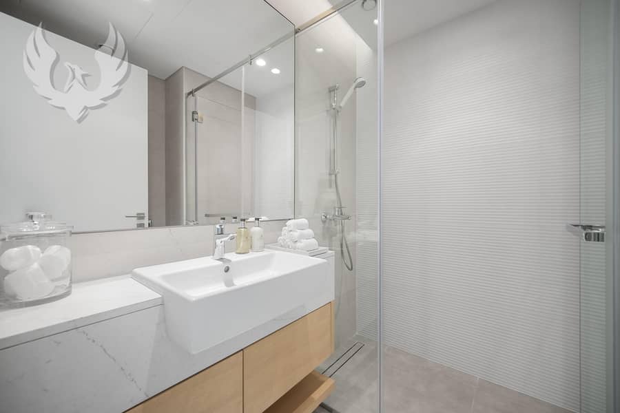 Direct Canal View | Vacant | Upgraded | Best Deal - Image 25