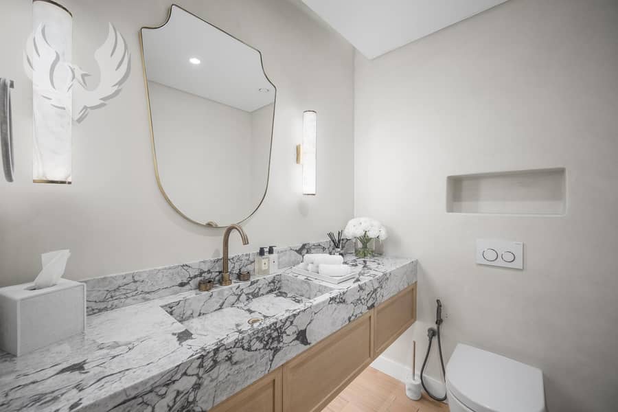 Direct Canal View | Vacant | Upgraded | Best Deal - Image 30