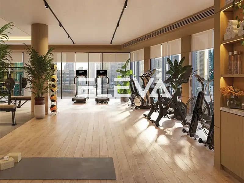 MARINA-SIDE LUXURY RESIDENCES | RESORT- STYLE AMENITIES - Image 9