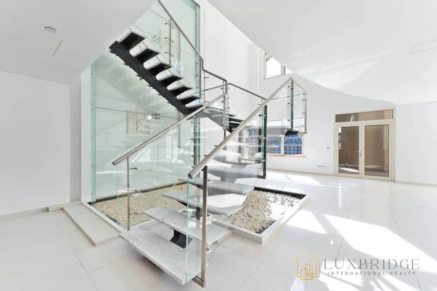 Stunning Views | Fully Upgraded | Penthouse