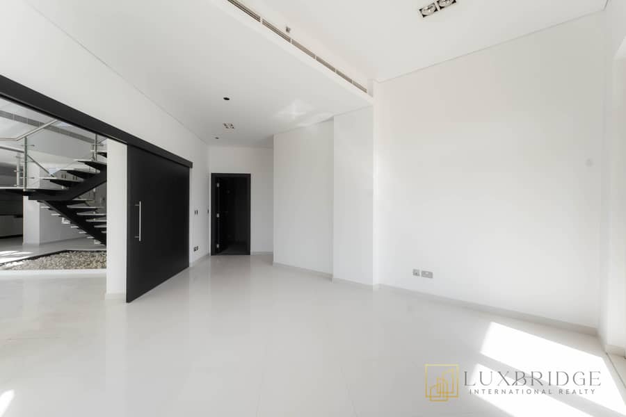 Stunning Views | Fully Upgraded | Penthouse - Image 9