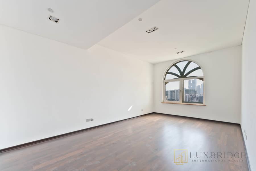 Stunning Views | Fully Upgraded | Penthouse - Image 19