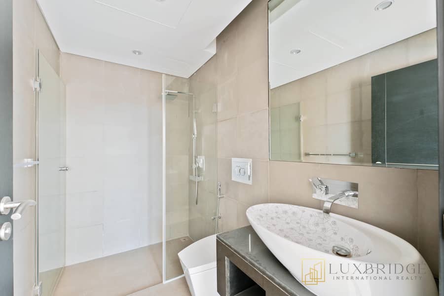 Stunning Views | Fully Upgraded | Penthouse - Image 29