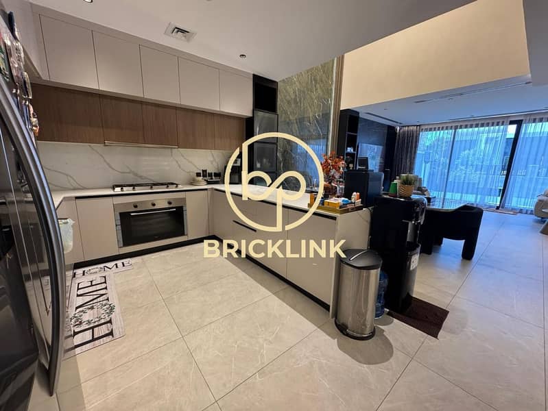 Luxury Upgraded 4BR Townhouse | Single Row | 3,320 Sqft