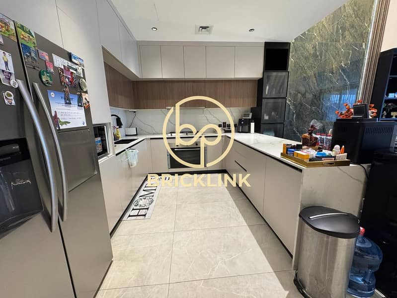 Luxury Upgraded 4BR Townhouse | Single Row | 3,320 Sqft