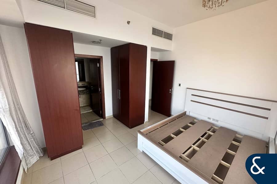 Full Sea Views | Rare to Market | Vacant - Image 10