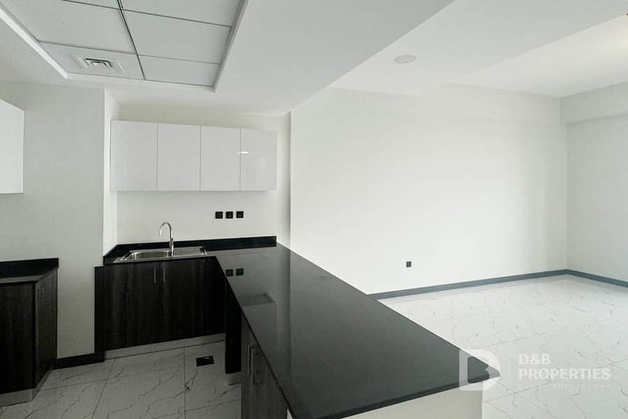 Spacious | High Floor | Vacant Soon