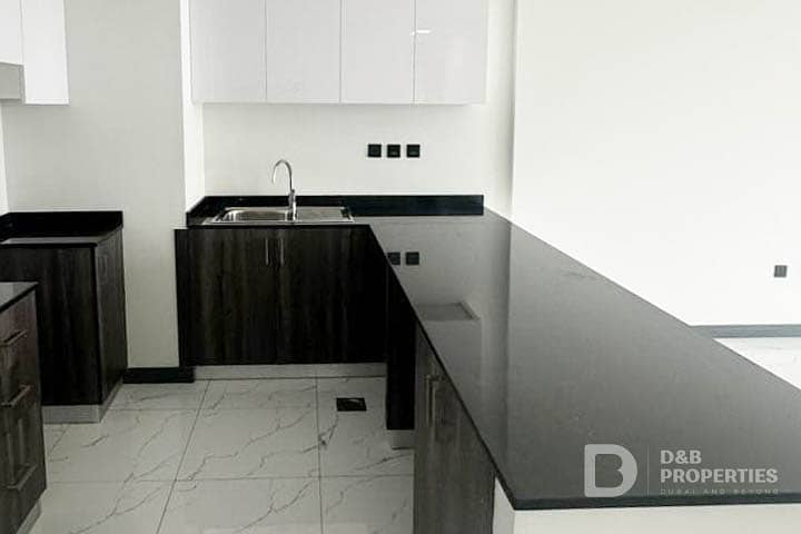 Spacious | High Floor | Vacant Soon