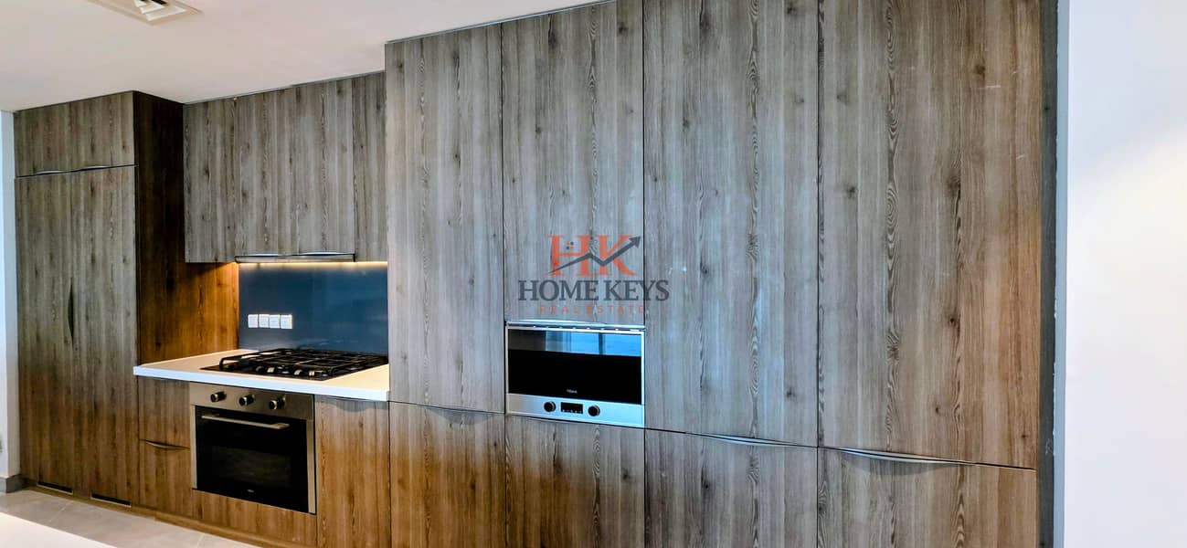 Top Floor Spacious 3 Bedrooms Penthouse || Sea & Burj Al Arab Views || All Bills Included - Image 8