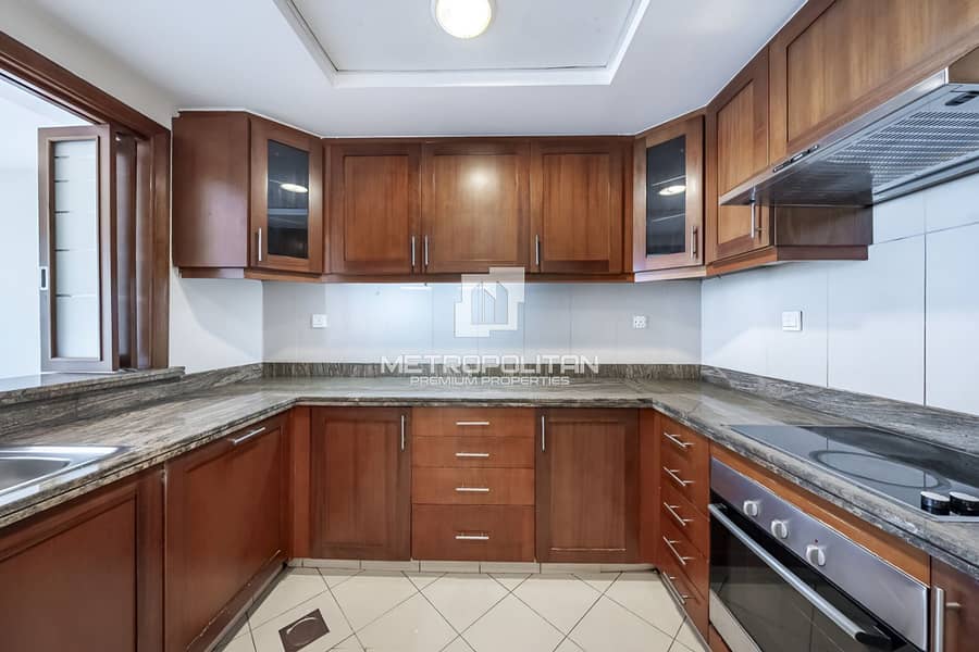 Golf and Lake View | Ready to Move In | Mid Floor - Image 8