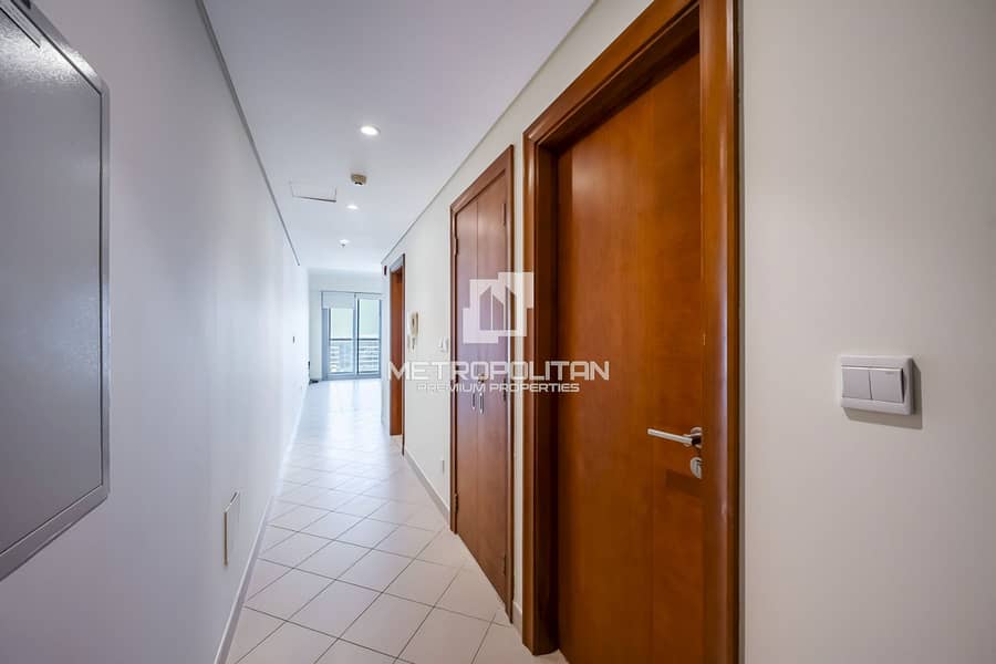 Golf and Lake View | Ready to Move In | Mid Floor - Image 9