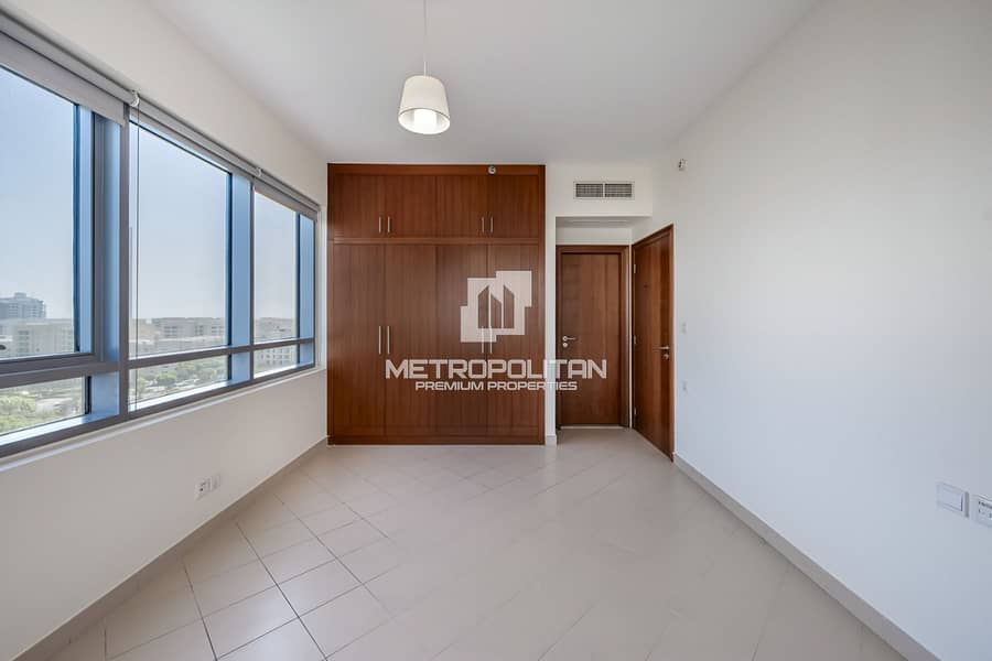 Golf and Lake View | Ready to Move In | Mid Floor - Image 12