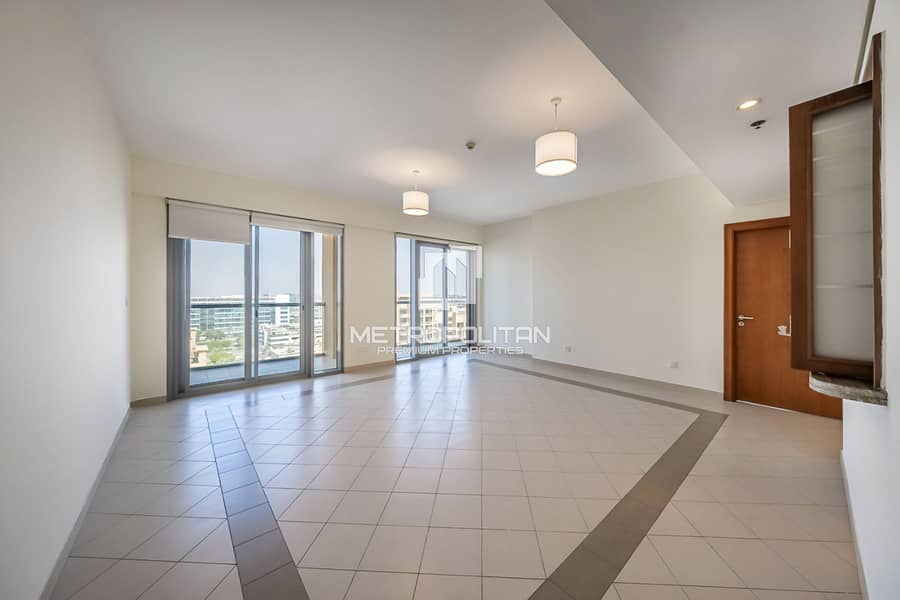 Golf and Lake View | Ready to Move In | Mid Floor - Image 13