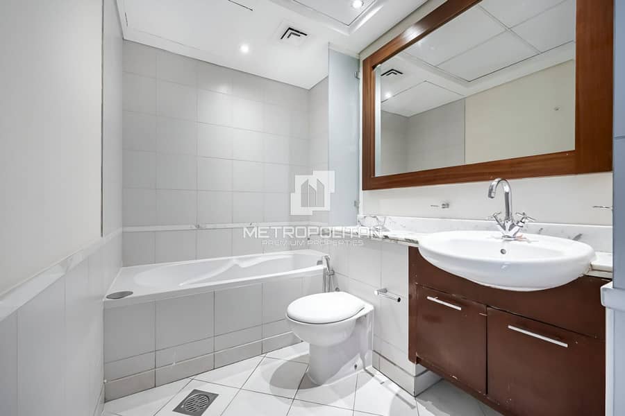 Golf and Lake View | Ready to Move In | Mid Floor - Image 17