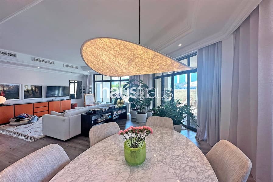 Tranquil Living | Upgraded | Private Garden | VOT