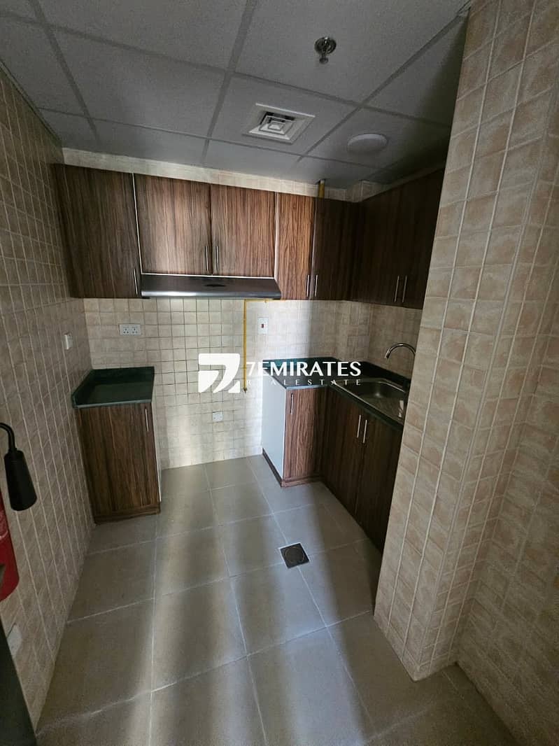 Huge Hall | Closed Kitchen | Ready To Move In - Image 6