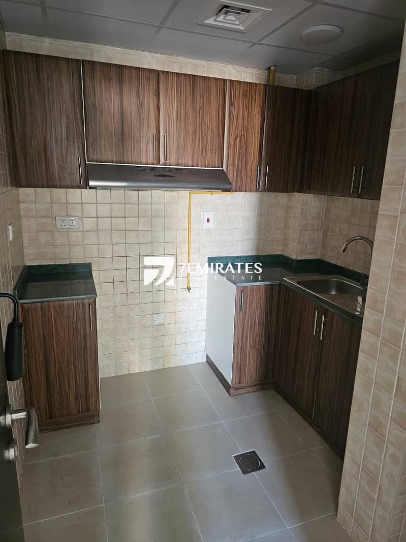 Huge Hall | Closed Kitchen | Ready To Move In - Image 7