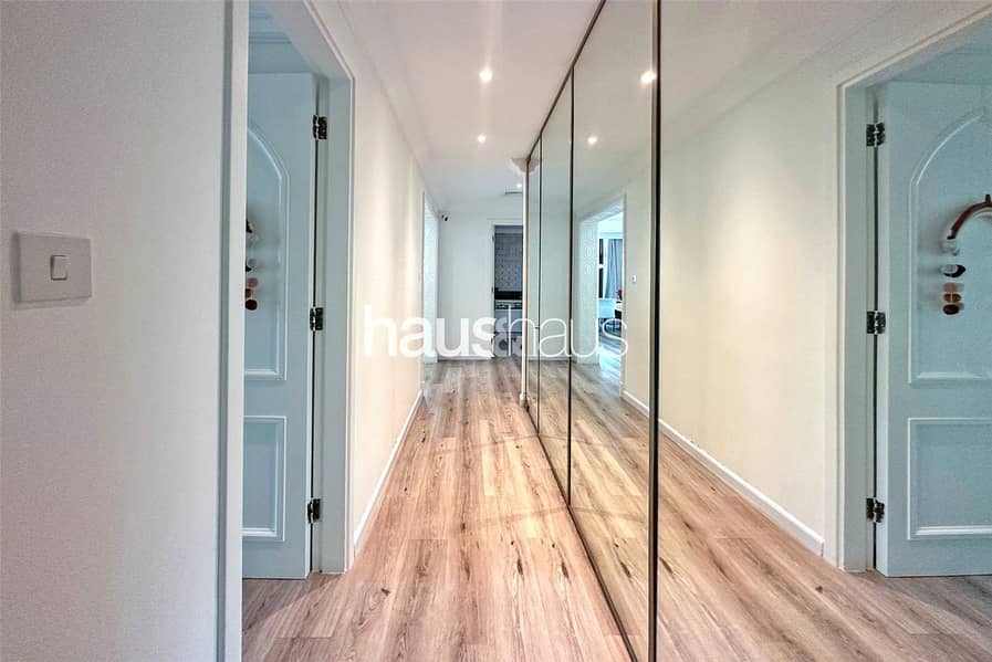 Tranquil Living | Upgraded | Private Garden | VOT