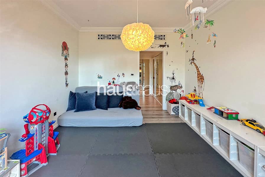 Tranquil Living | Upgraded | Private Garden | VOT - Image 14