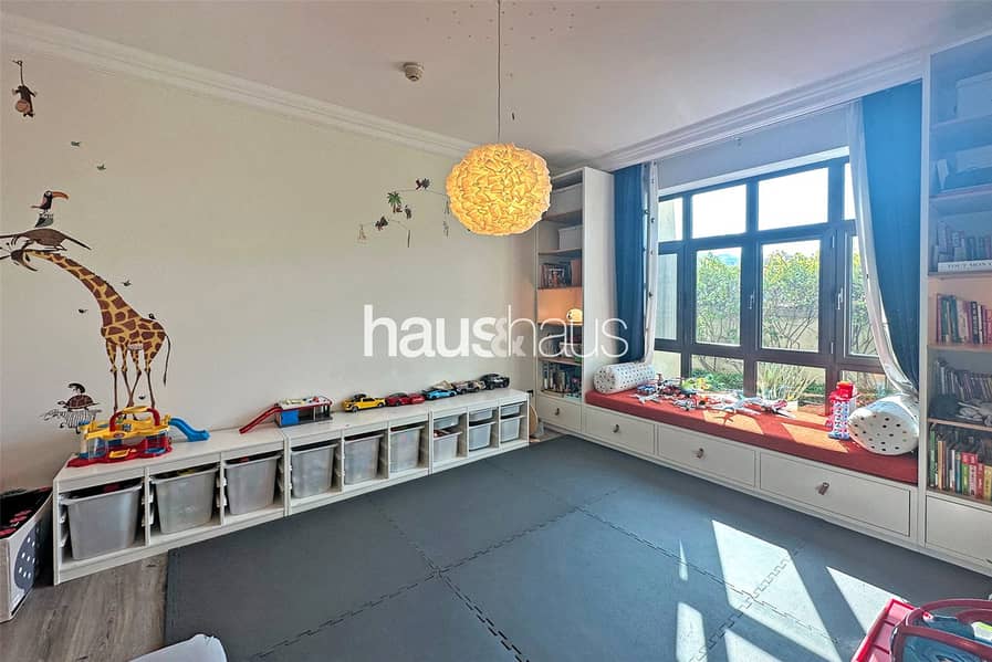 Tranquil Living | Upgraded | Private Garden | VOT - Image 15