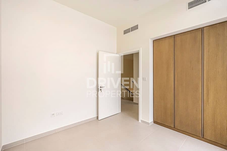 Facing Pool | Expansive Garden | Chiller Free - Image 7