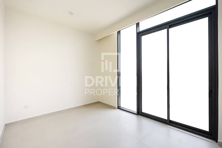 Facing Pool | Expansive Garden | Chiller Free - Image 8