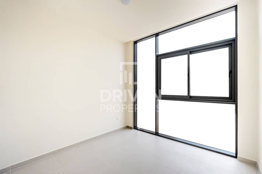 Facing Pool | Expansive Garden | Chiller Free - Image 11