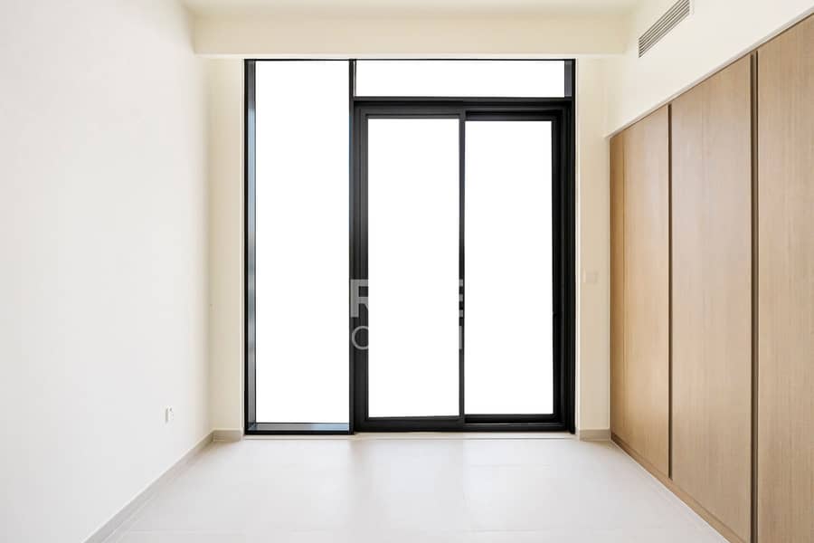 Facing Pool | Expansive Garden | Chiller Free - Image 14