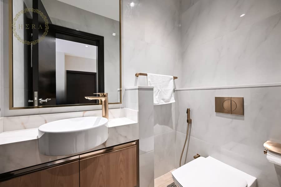 Elite Downtown // Furnished Two Bedroom (Monthly Option) - Image 10