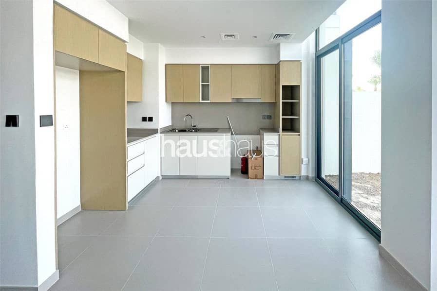 Backing Park | Rare Location | Walk To Pool/Gym - Image 6