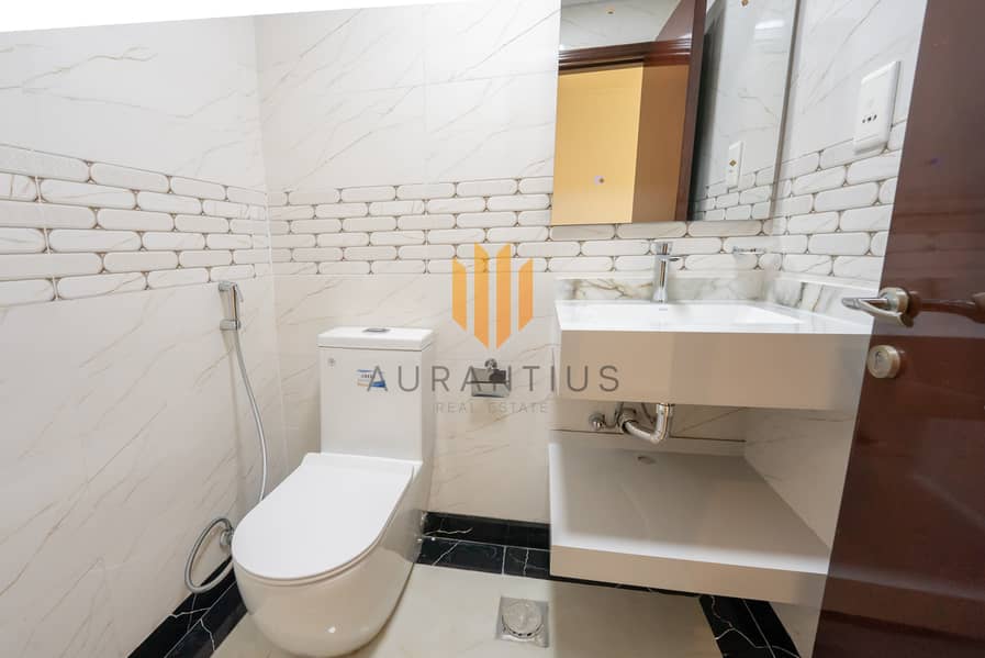 Luxurious 2BR | Upgraded | Elegant Furnishing - Image 17