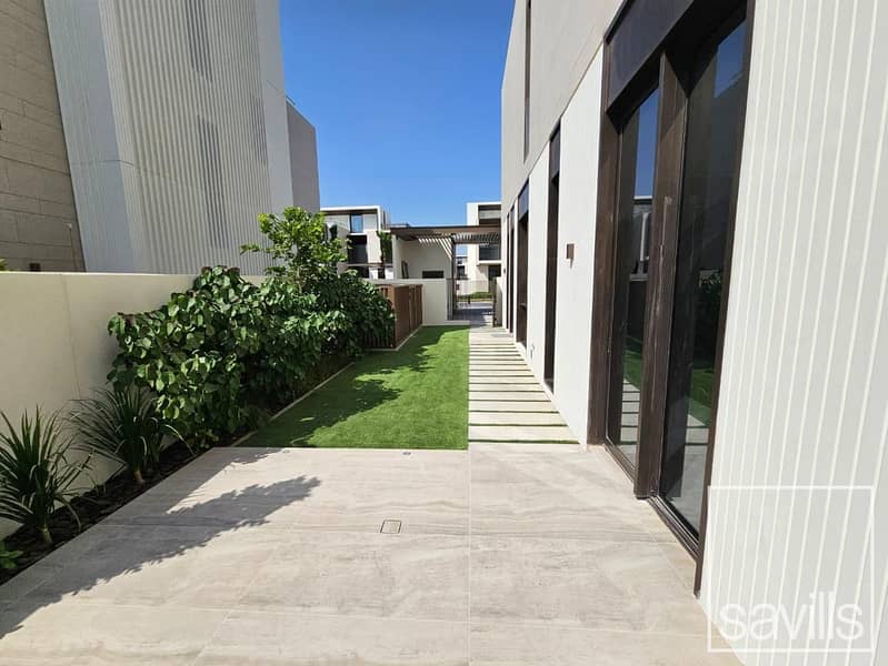 VASTU | Landscaped | Ellie Saab Design - Image 13