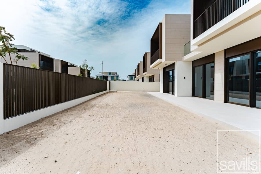 VASTU | Landscaped | Ellie Saab Design - Image 24