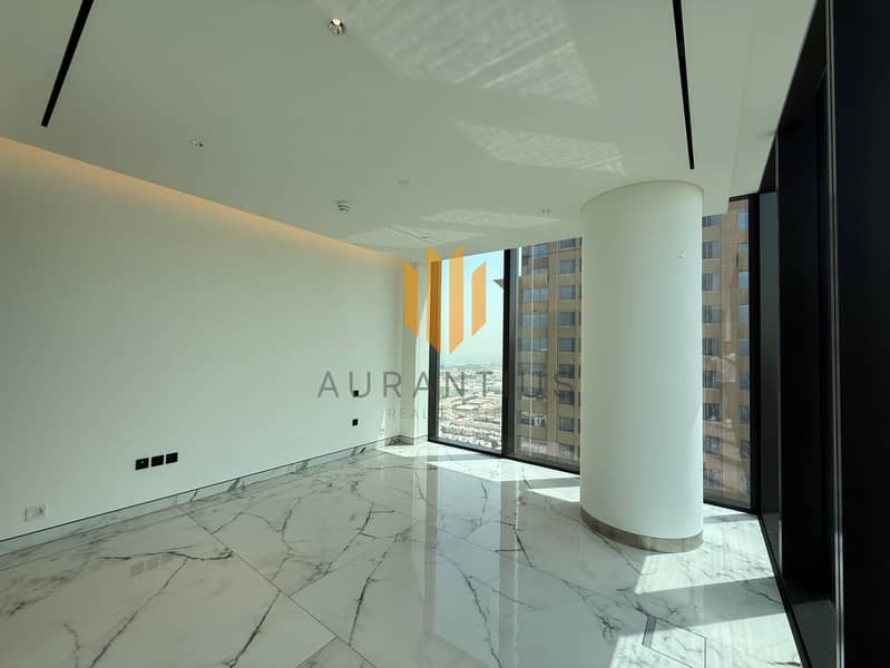 Luxurious 4BR with Breathtaking Views|Vacant