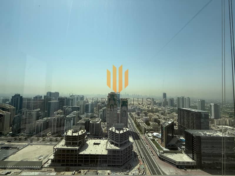 Luxurious 4BR with Breathtaking Views|Vacant - Image 17