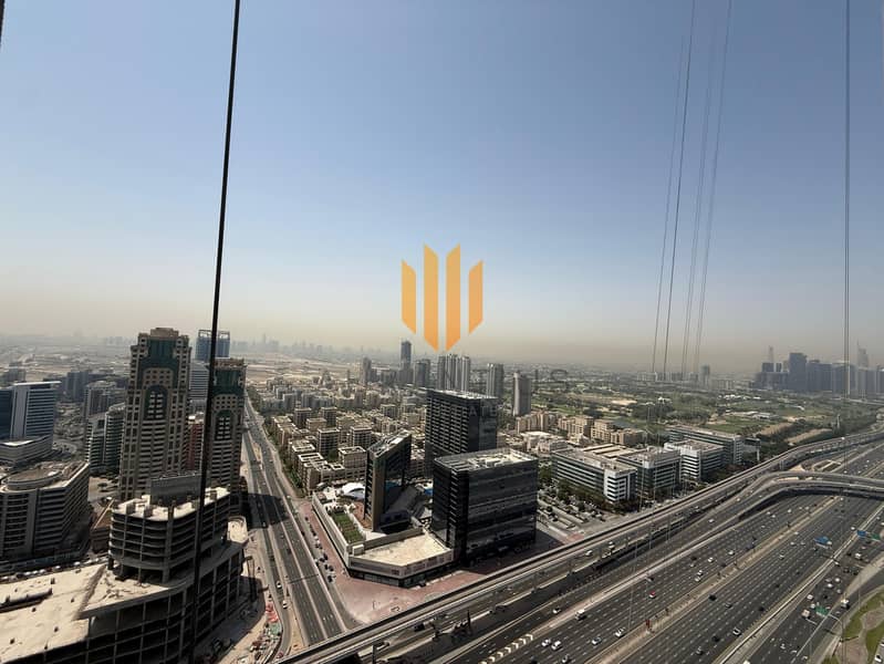 Luxurious 4BR with Breathtaking Views|Vacant - Image 18